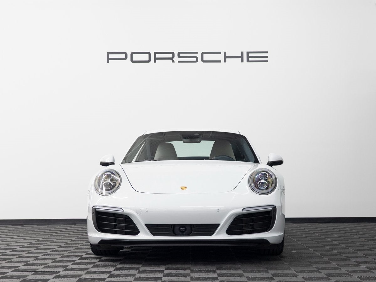 2018 Porsche 911 Carrera