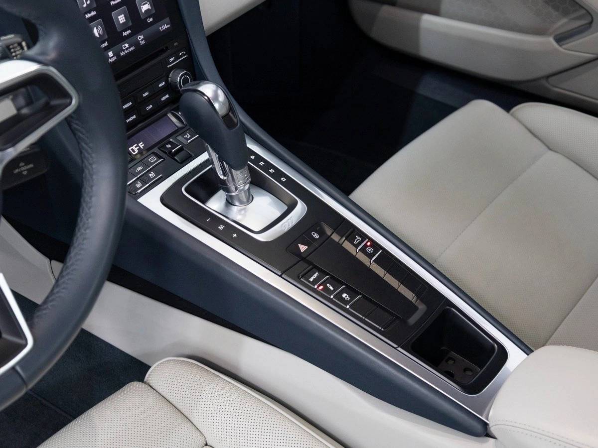 2018 Porsche 911 Carrera