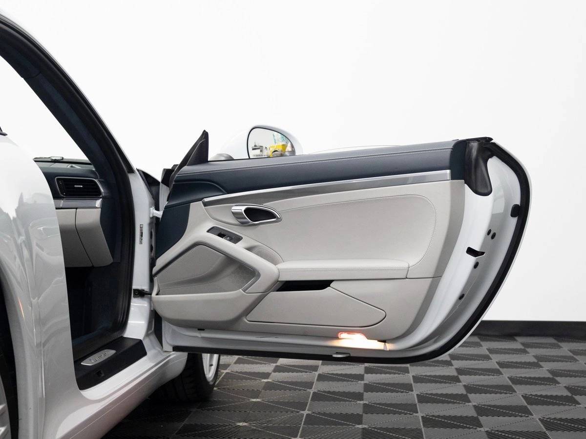 2018 Porsche 911 Carrera