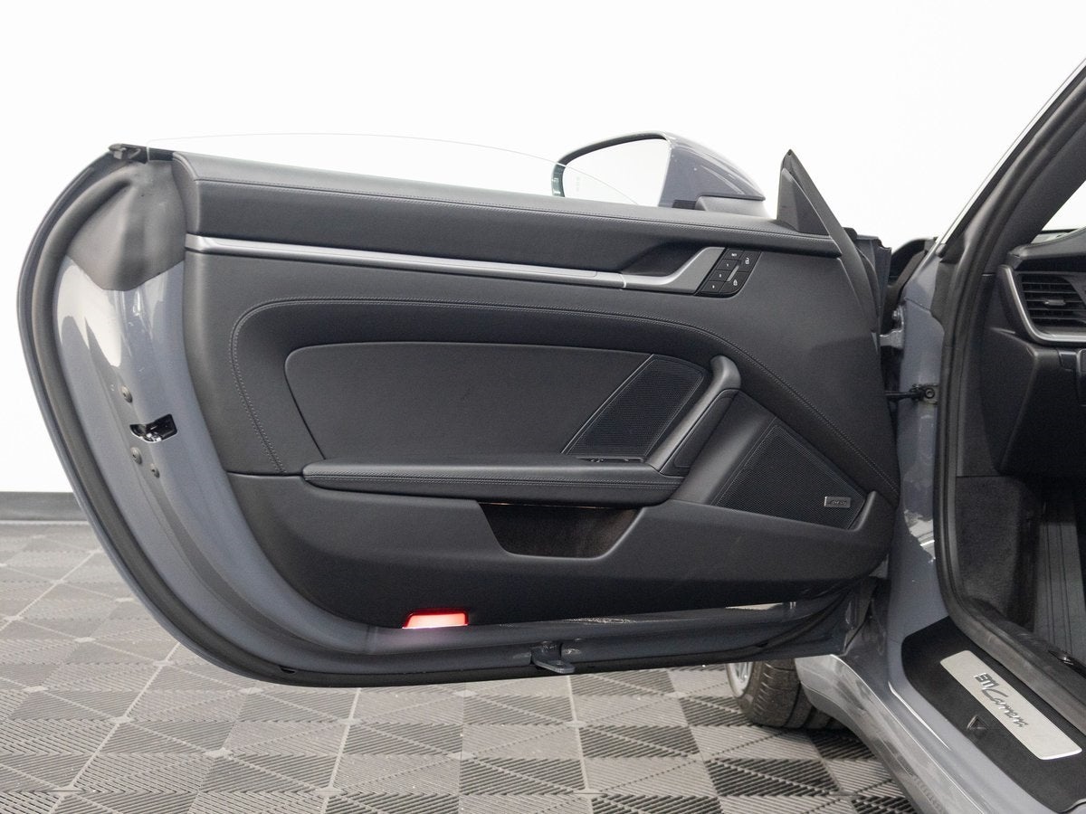 2025 Porsche 911 Carrera