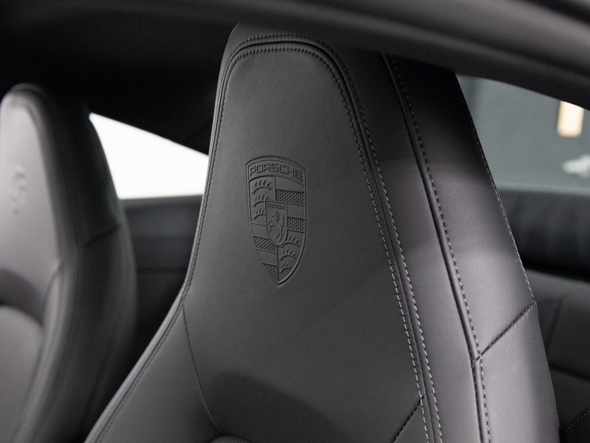 2025 Porsche 911 Carrera