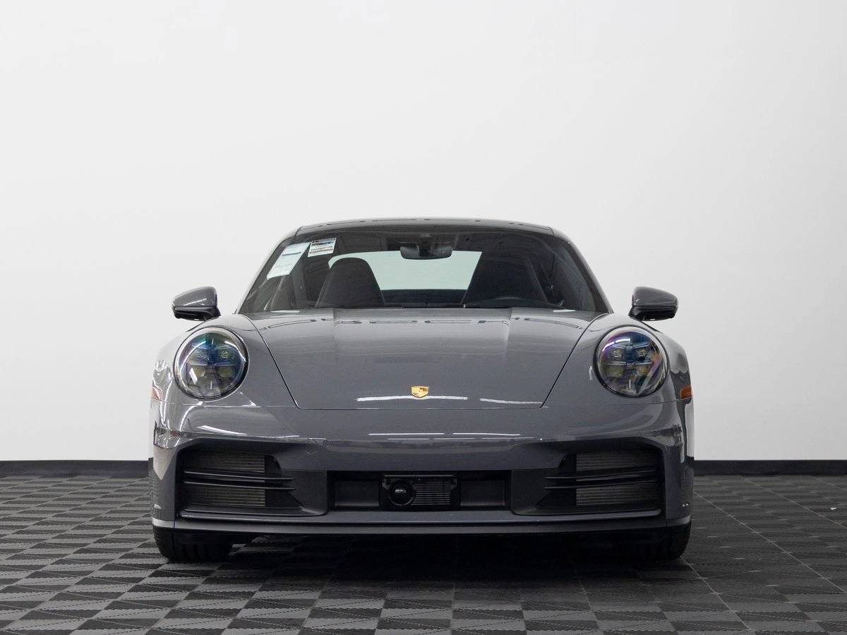 2025 Porsche 911 Carrera