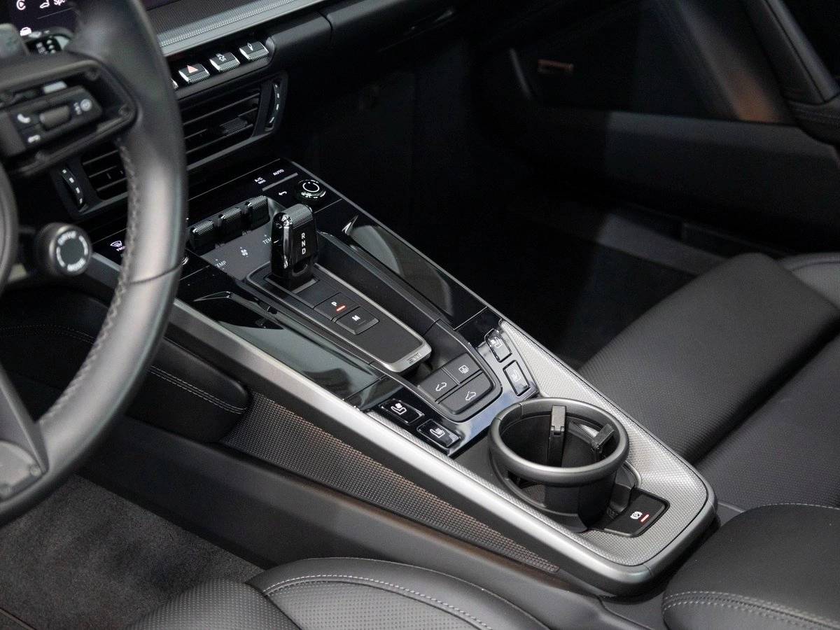 2025 Porsche 911 Carrera