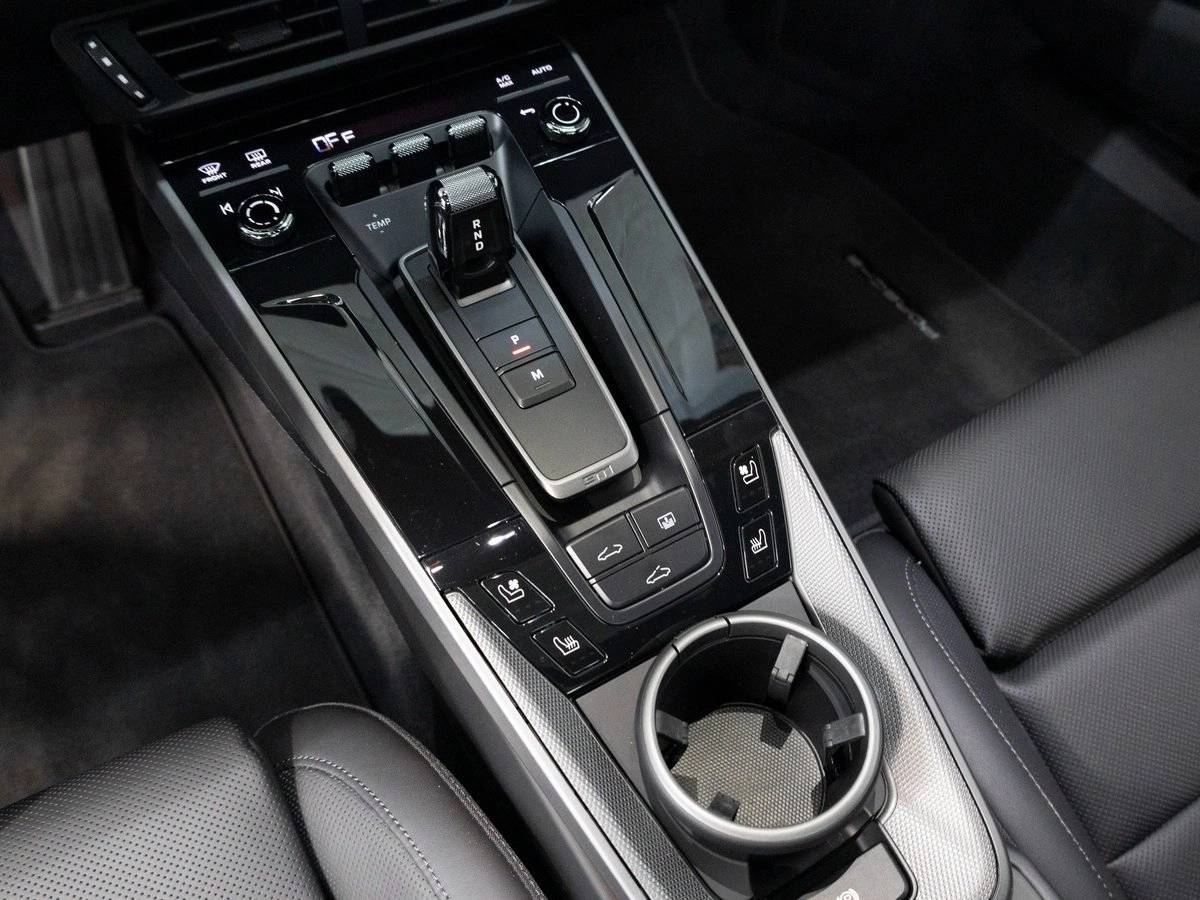 2025 Porsche 911 Carrera