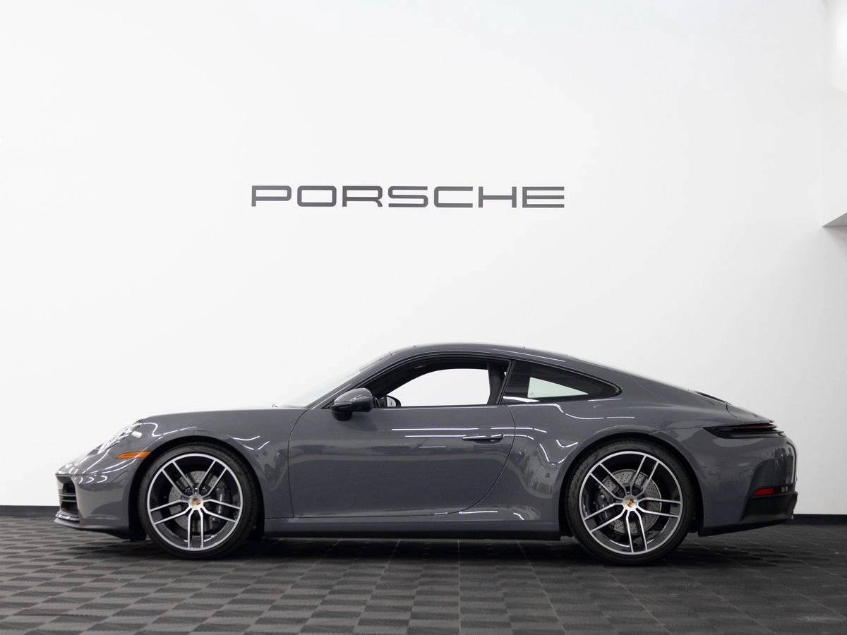 2025 Porsche 911 Carrera
