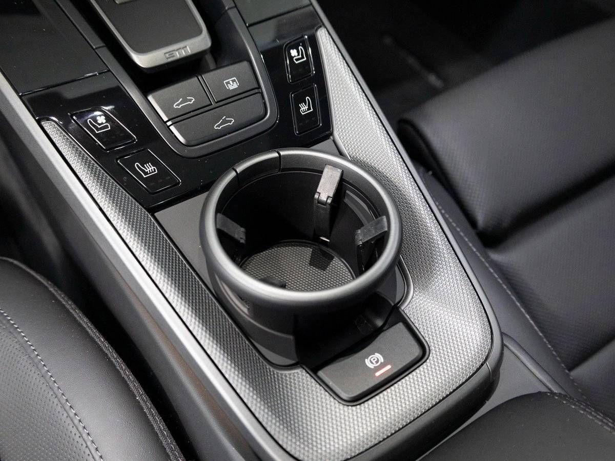 2025 Porsche 911 Carrera