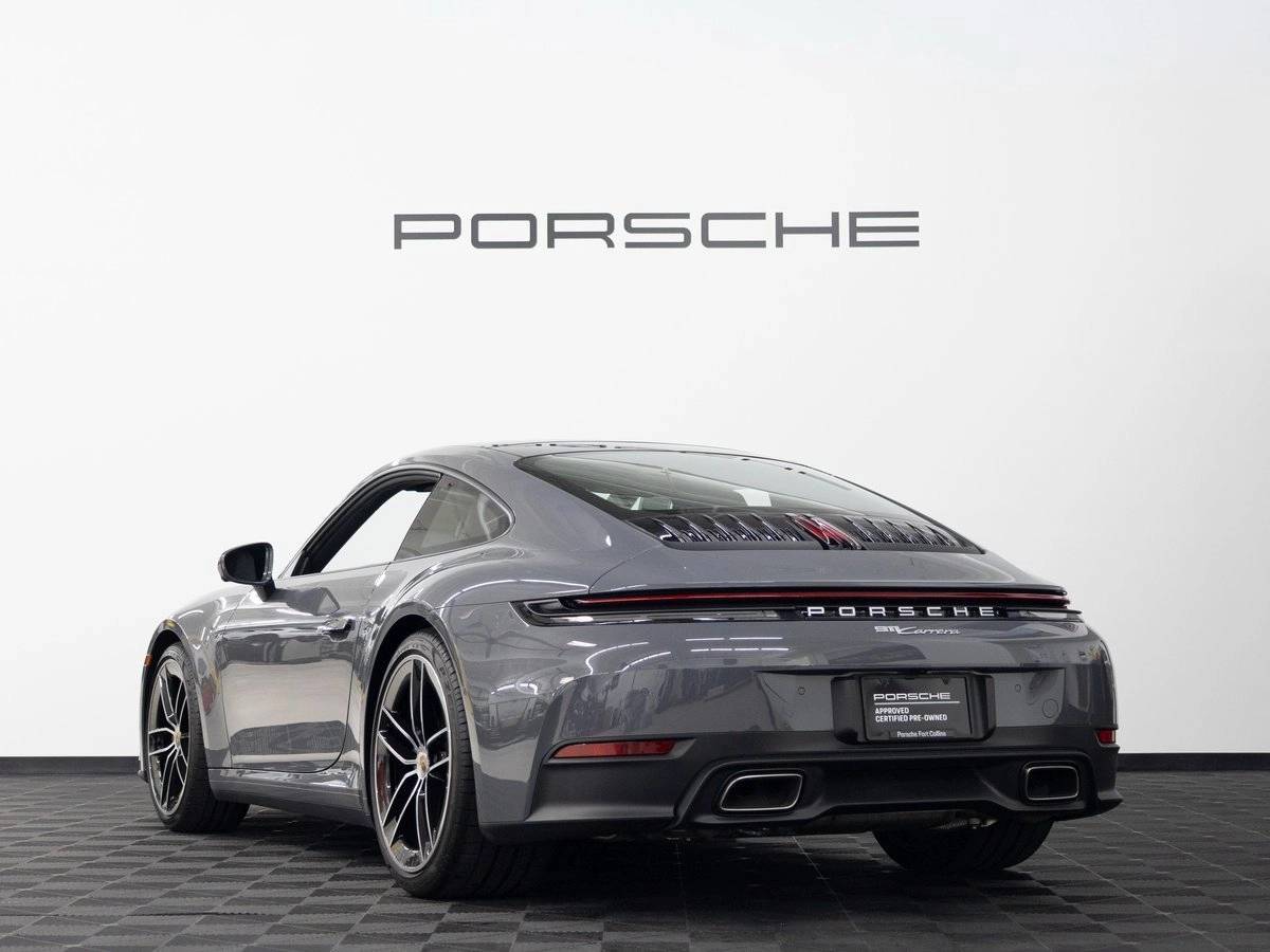 2025 Porsche 911 Carrera