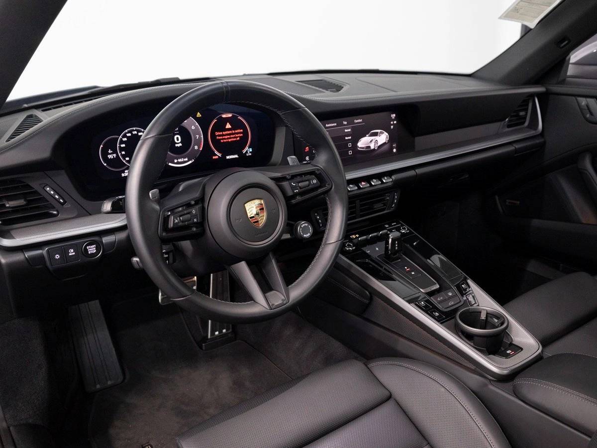 2025 Porsche 911 Carrera