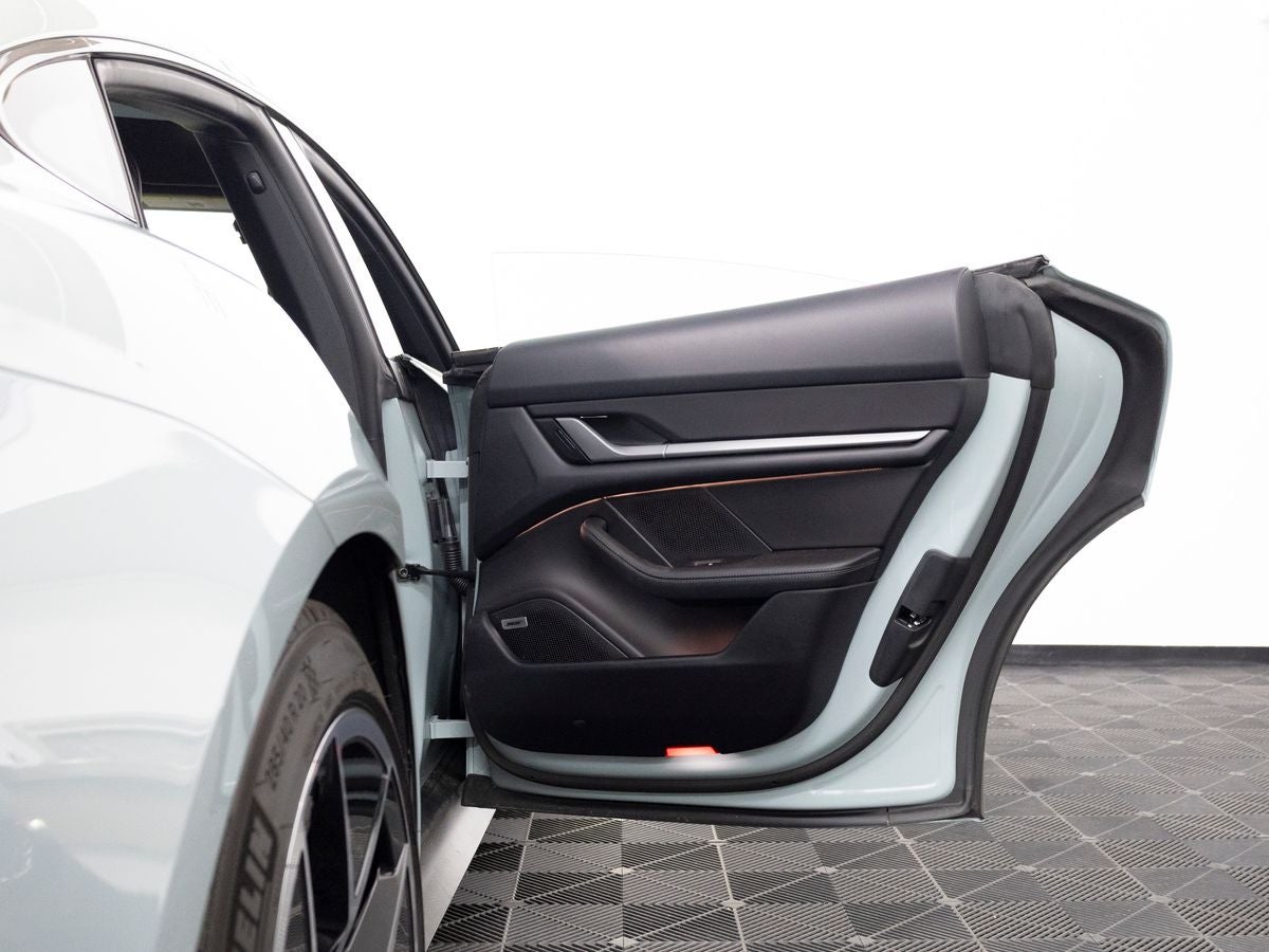 2025 Porsche Taycan Base