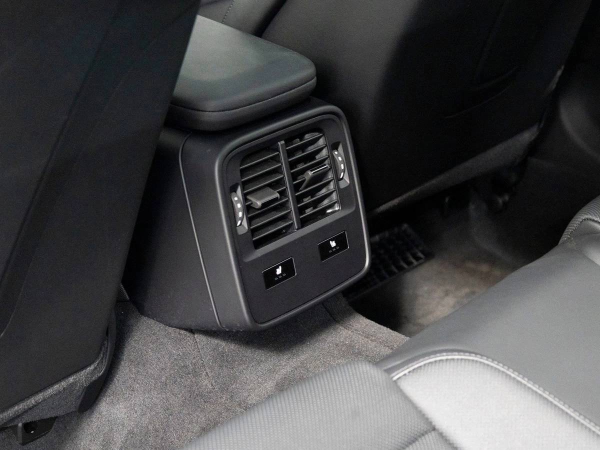 2025 Porsche Taycan Base