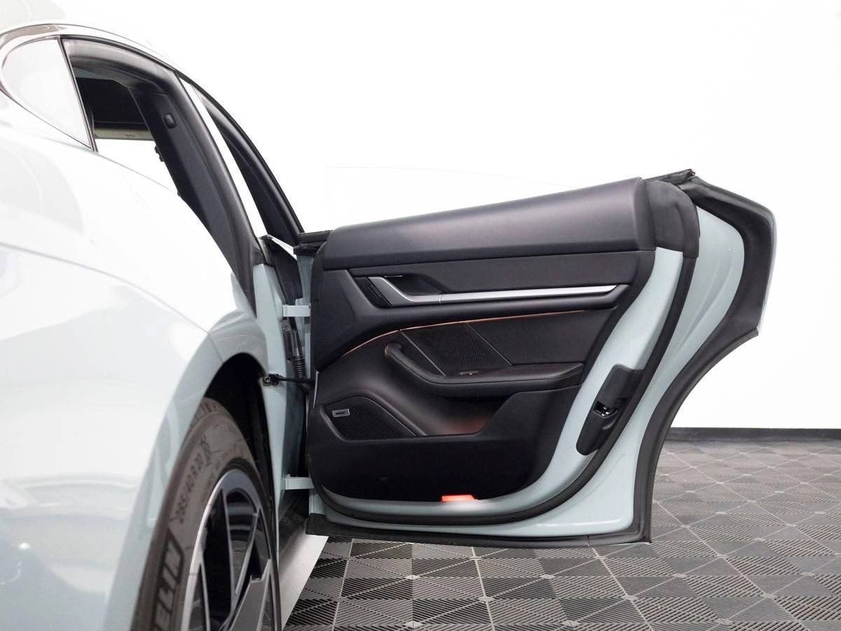 2025 Porsche Taycan Base