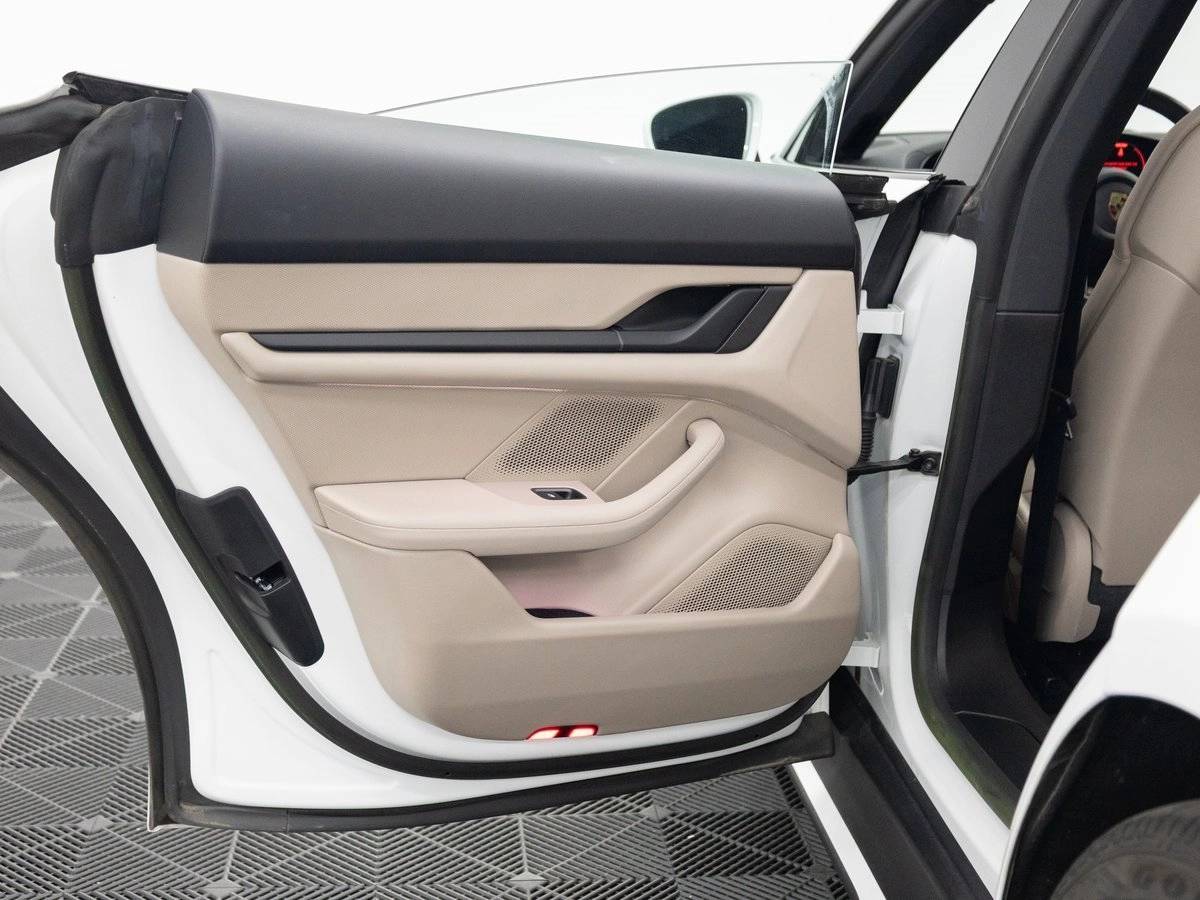 2023 Porsche Taycan Base