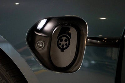 2025 Porsche Taycan 4