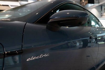 2025 Porsche Taycan 4