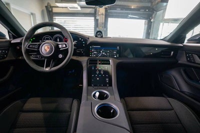 2025 Porsche Taycan 4