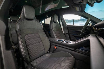 2025 Porsche Taycan 4