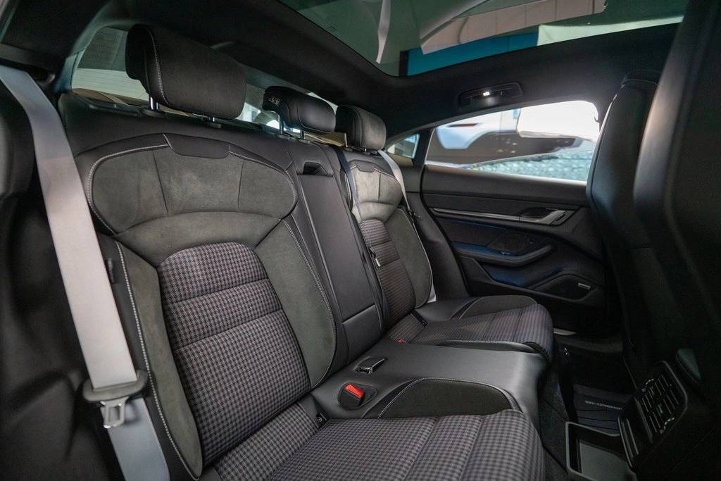 2025 Porsche Taycan 4