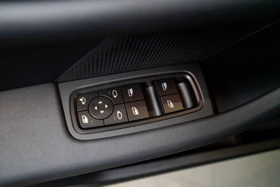 2025 Porsche Taycan 4