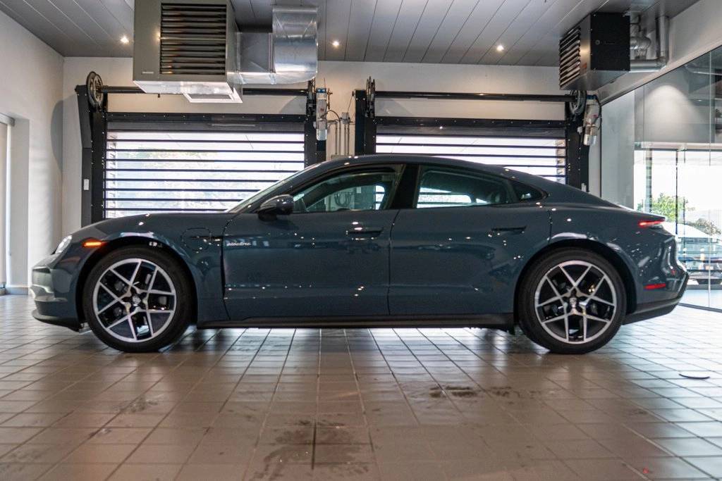 2025 Porsche Taycan 4