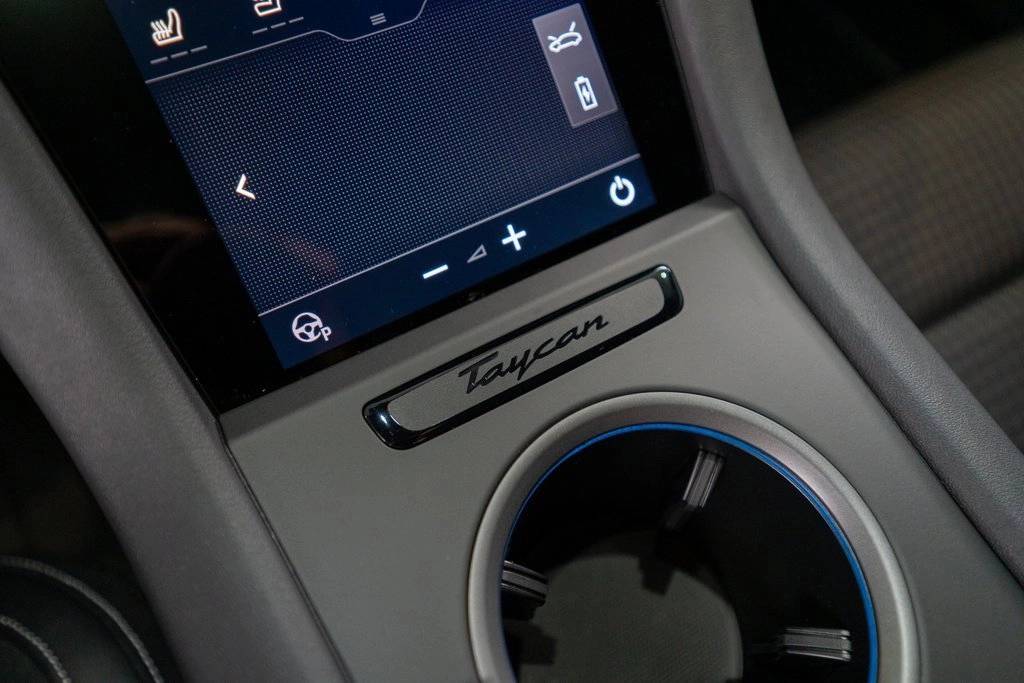 2025 Porsche Taycan 4