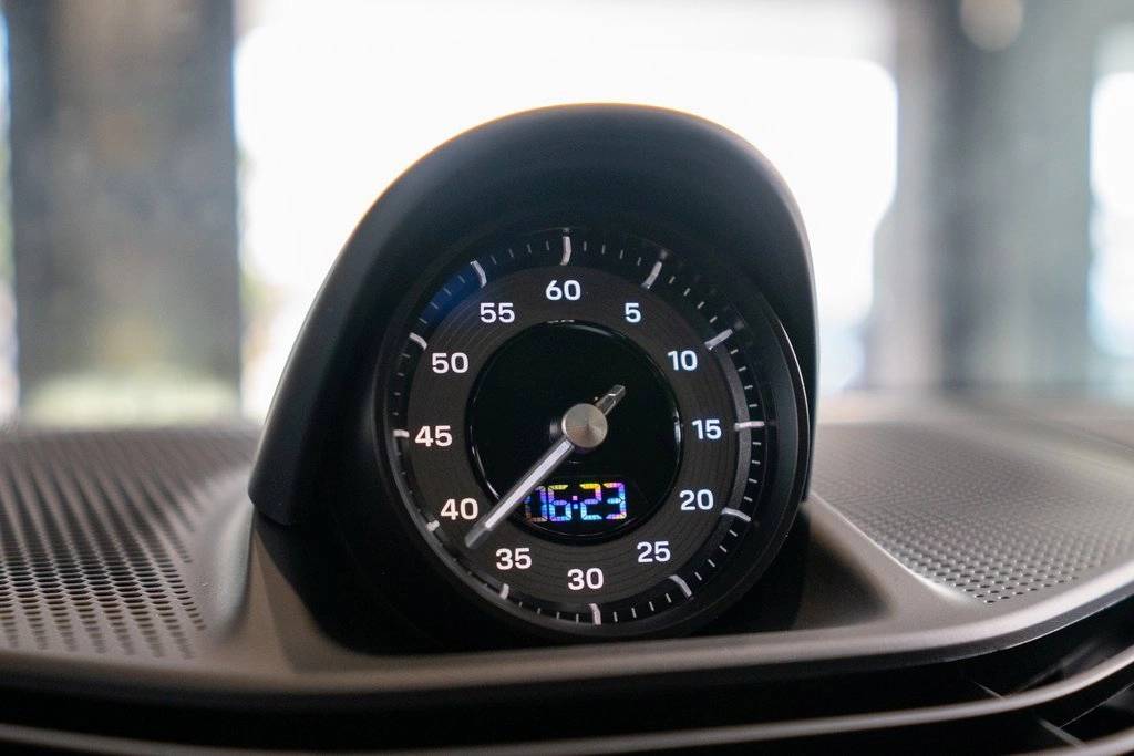 2025 Porsche Taycan 4