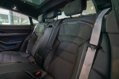 2025 Porsche Taycan 4