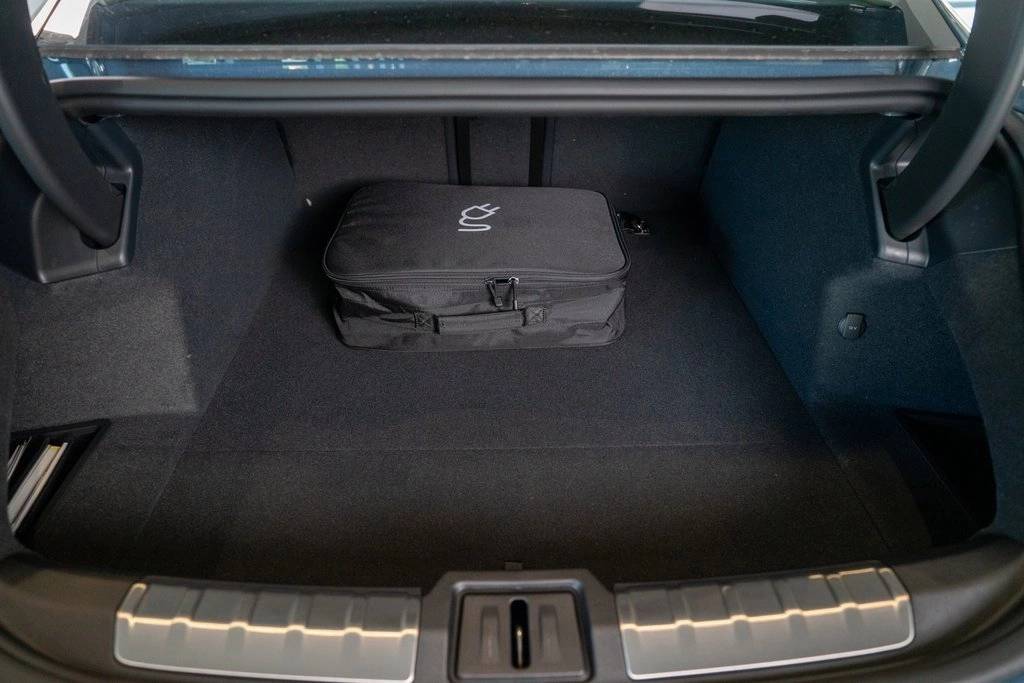 2025 Porsche Taycan 4