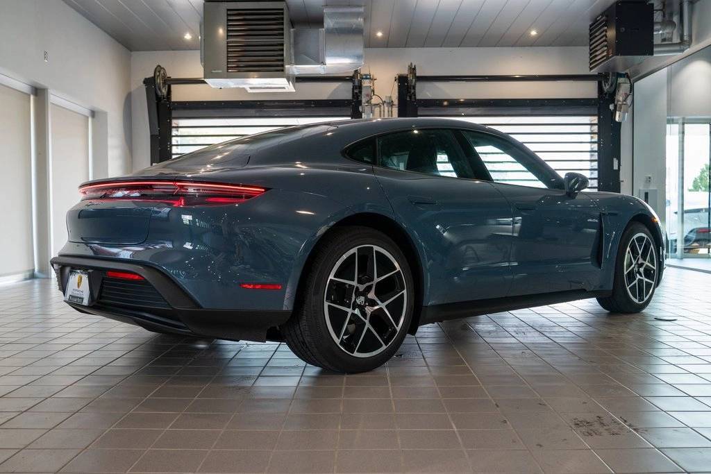 2025 Porsche Taycan 4