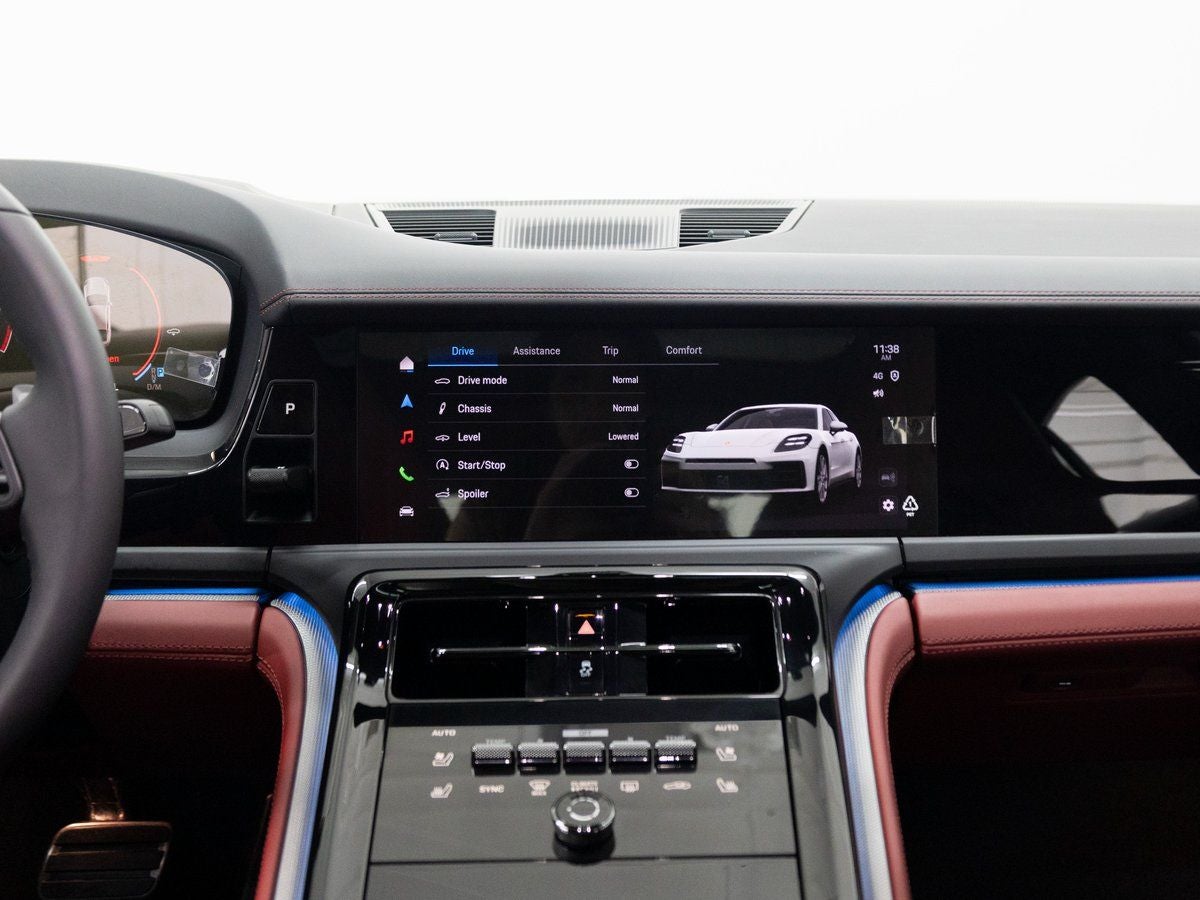 2026 Porsche Panamera 4