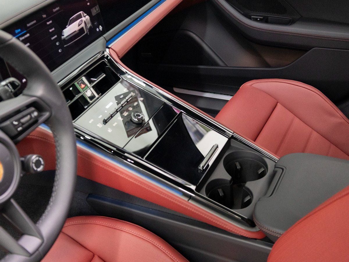 2026 Porsche Panamera 4