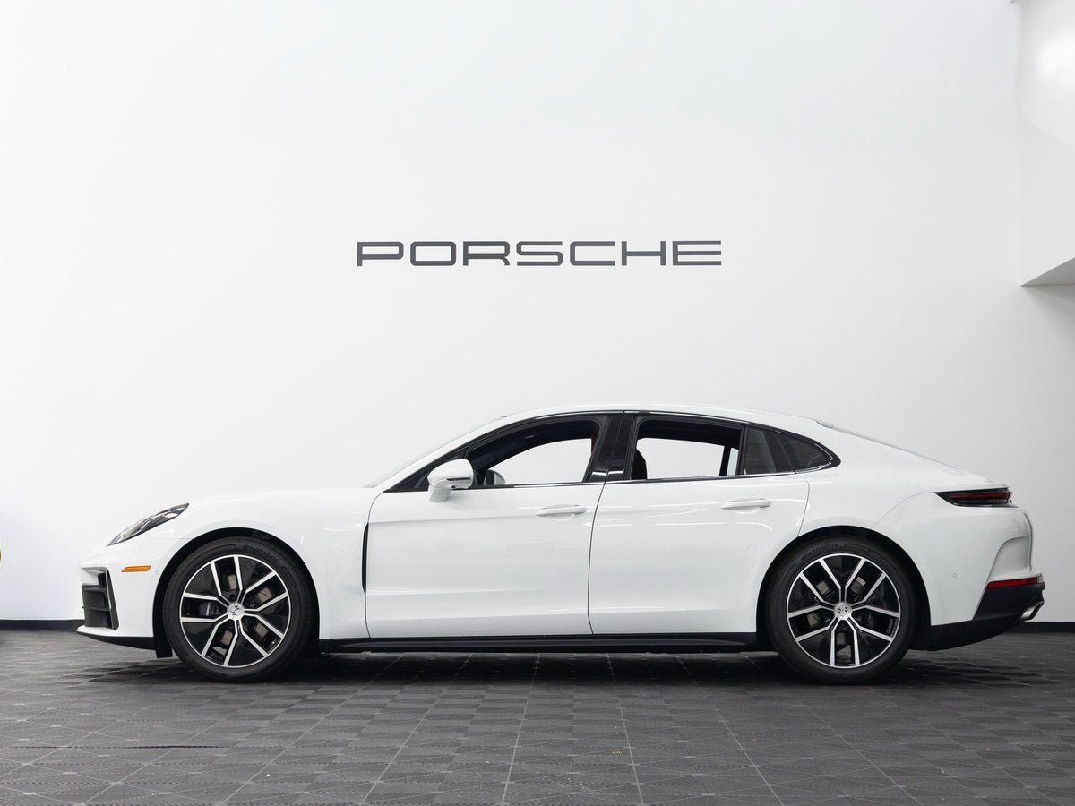 2026 Porsche Panamera 4