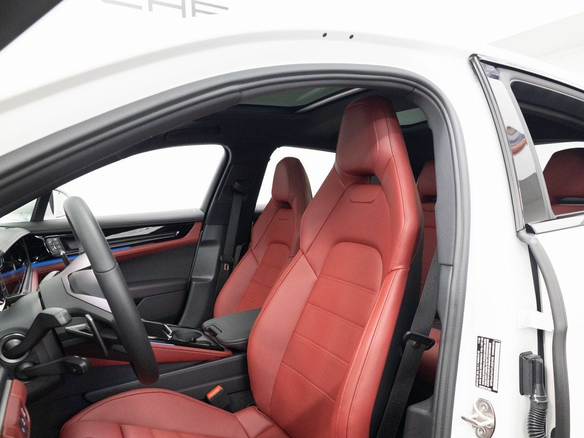 2026 Porsche Panamera 4