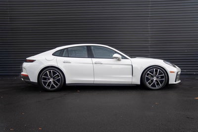 2026 Porsche Panamera 4