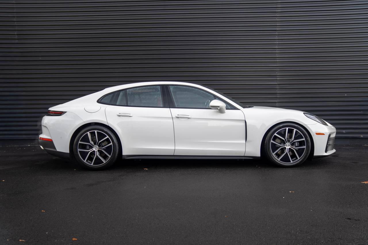 2026 Porsche Panamera 4