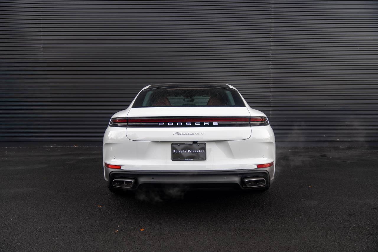 2026 Porsche Panamera 4