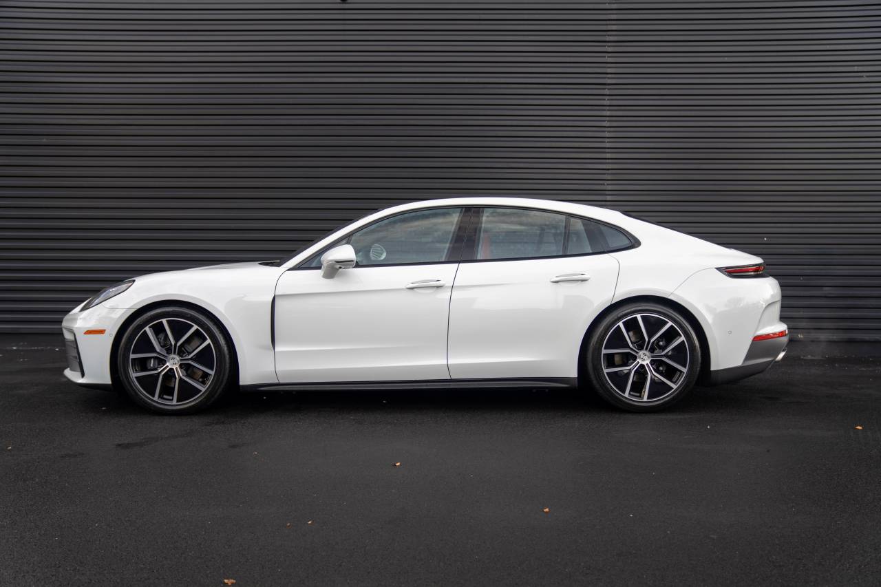 2026 Porsche Panamera 4