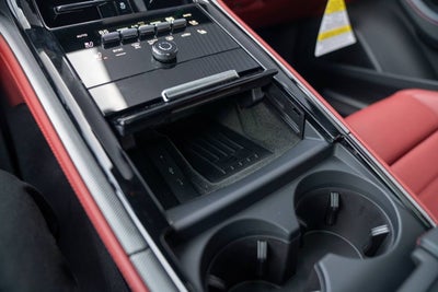 2026 Porsche Panamera 4