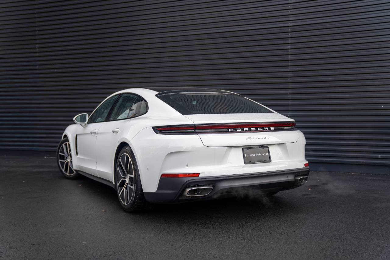 2026 Porsche Panamera 4
