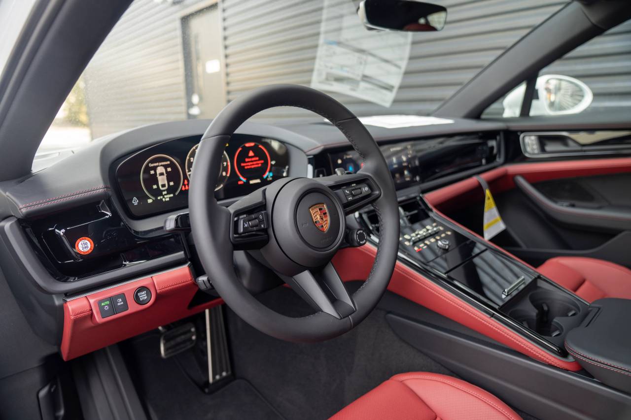 2026 Porsche Panamera 4