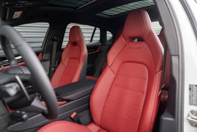 2026 Porsche Panamera 4