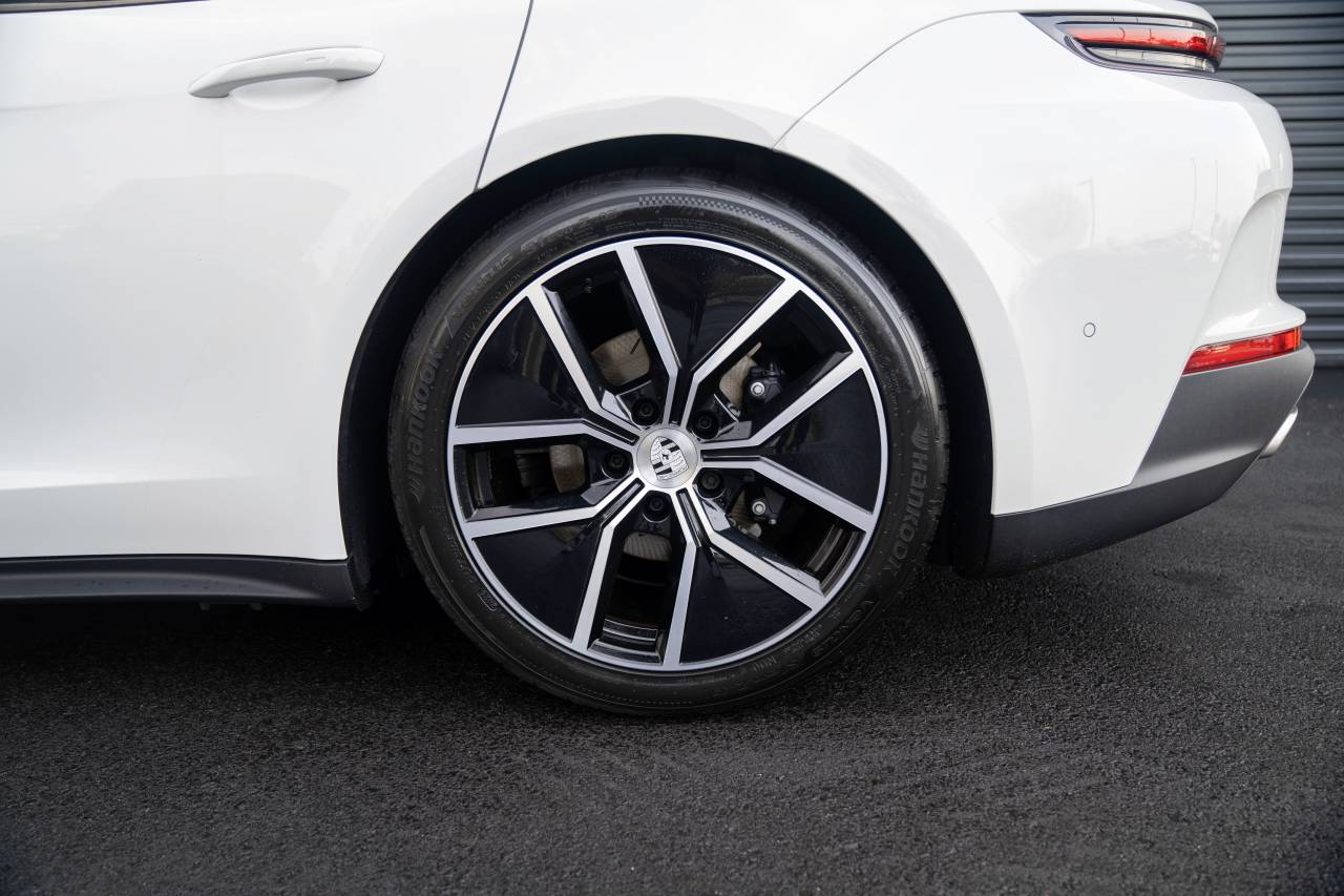 2026 Porsche Panamera 4