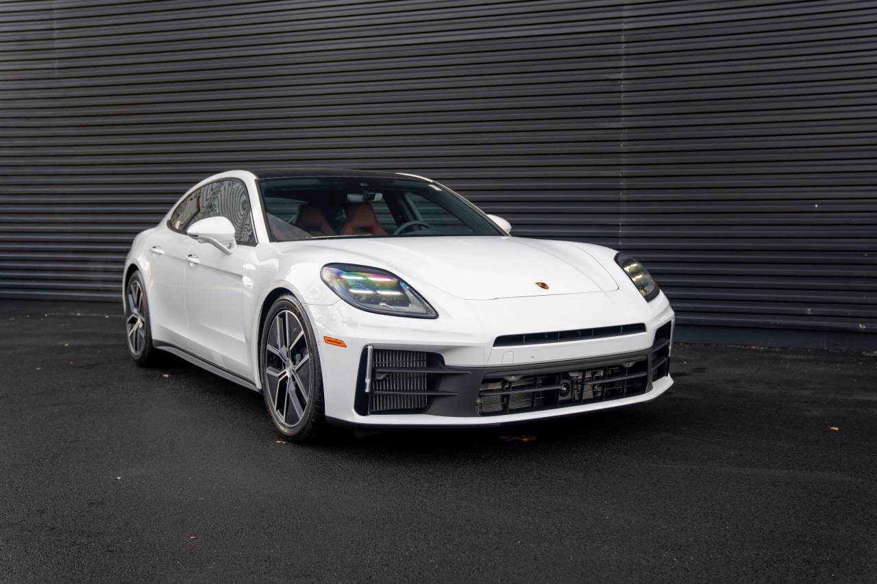 2026 Porsche Panamera 4