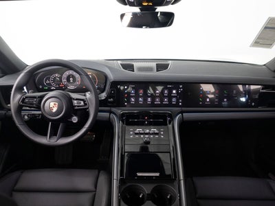 2025 Porsche Panamera 4