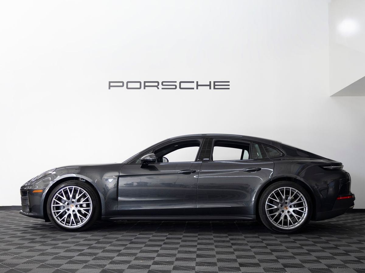 2025 Porsche Panamera 4