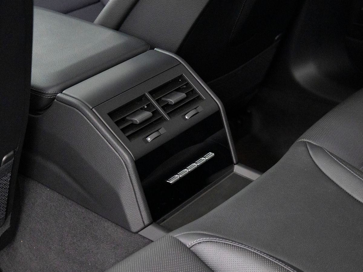 2025 Porsche Panamera 4