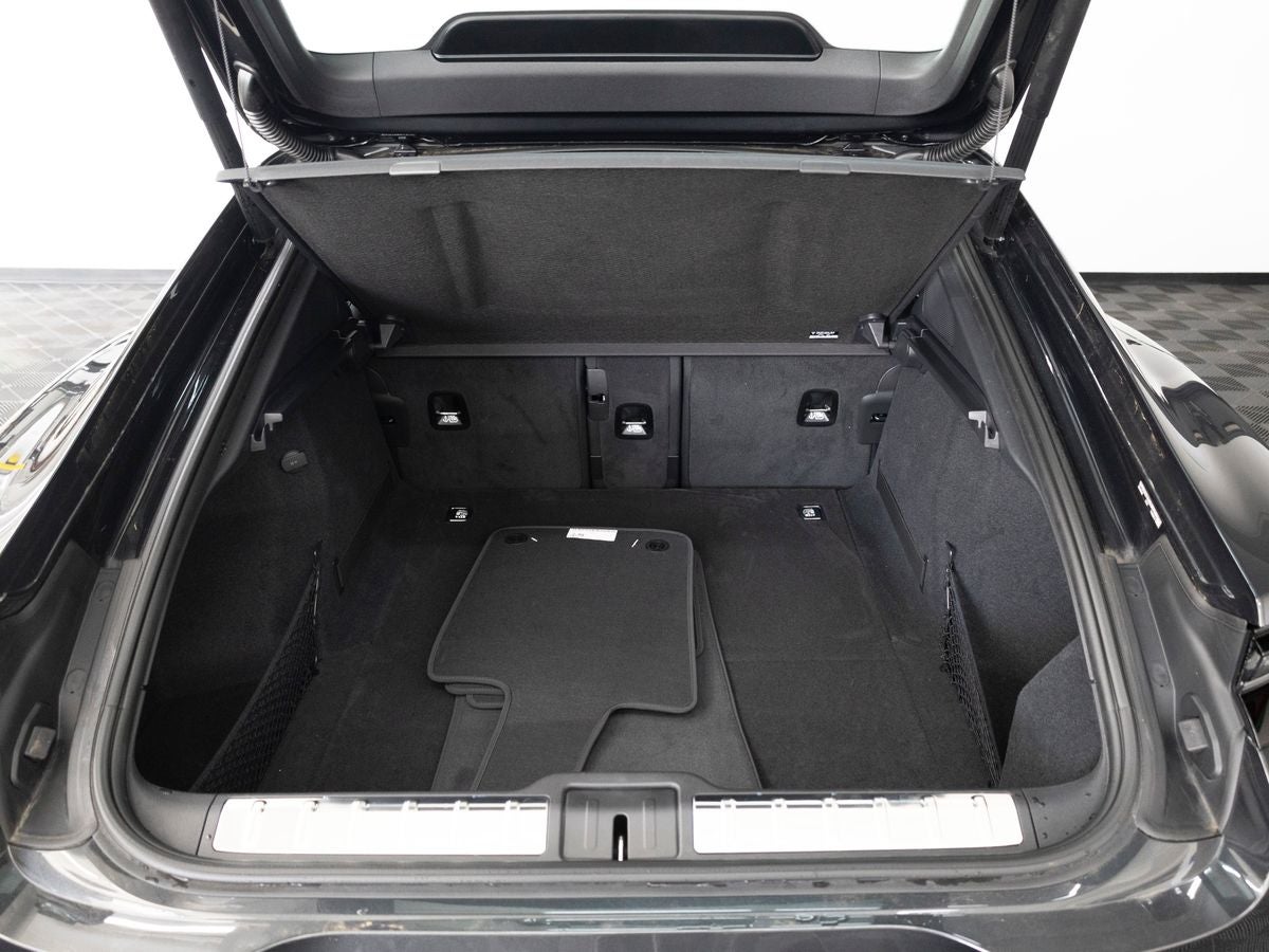 2025 Porsche Panamera 4