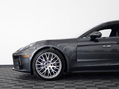 2025 Porsche Panamera 4