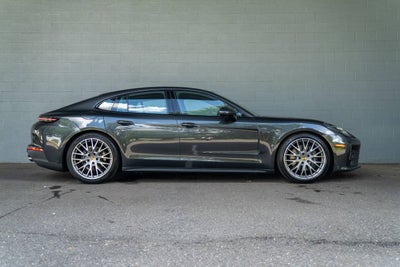 2025 Porsche Panamera 4