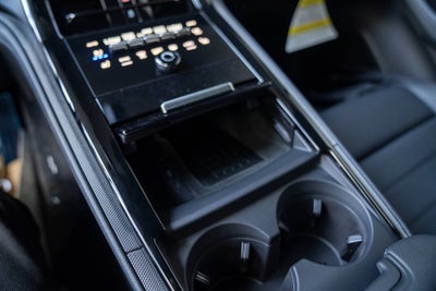 2025 Porsche Panamera 4