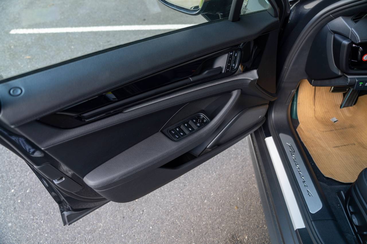 2025 Porsche Panamera 4